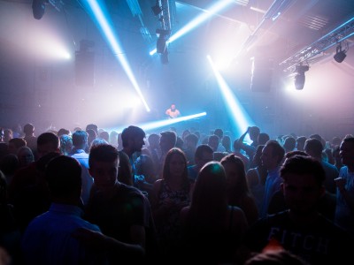 Soirées Saint-Denis, Global Event Production, Scène, Showlight, son, lumière, Dimaro, Makasi, Dux Dum, Liam summers, Milo savic, jeremix, raph, lex, nico, Zic, Fanu, CO2, lasers.